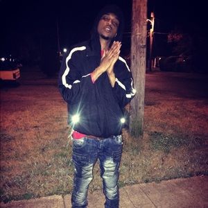 Meet your Posher, Devin